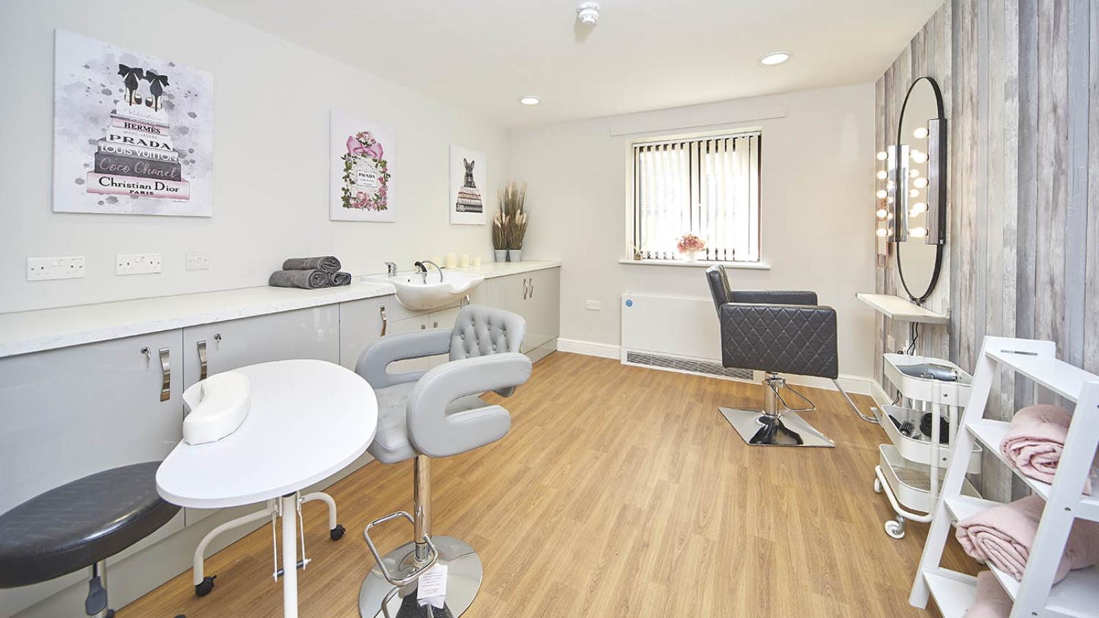 Potters Green salon