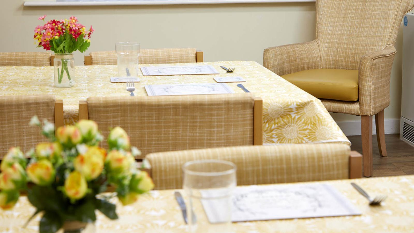 Lakeview dining room