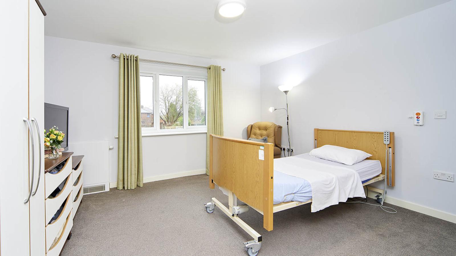 Lakeview bedroom 
