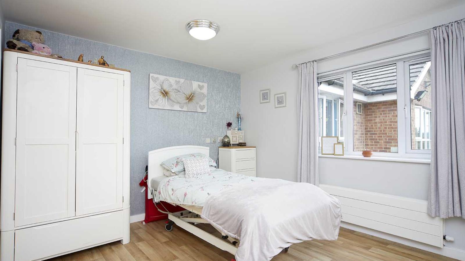 Large accessible bedroom