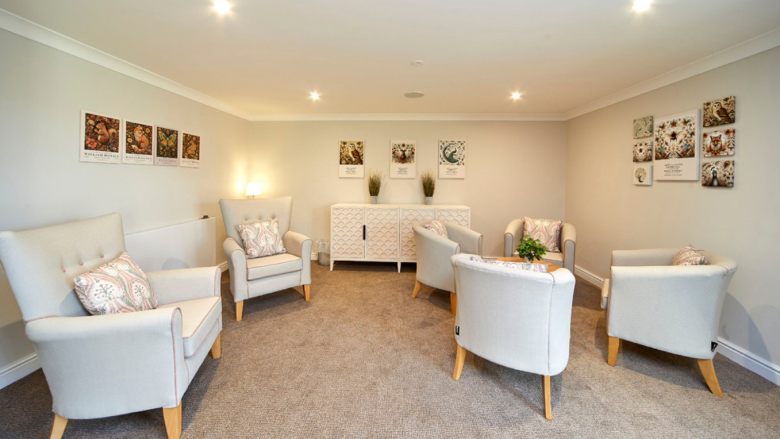 Walton Grove lounge