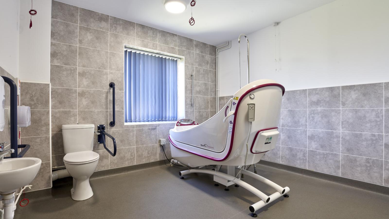 Bathroom with hydro-bath in