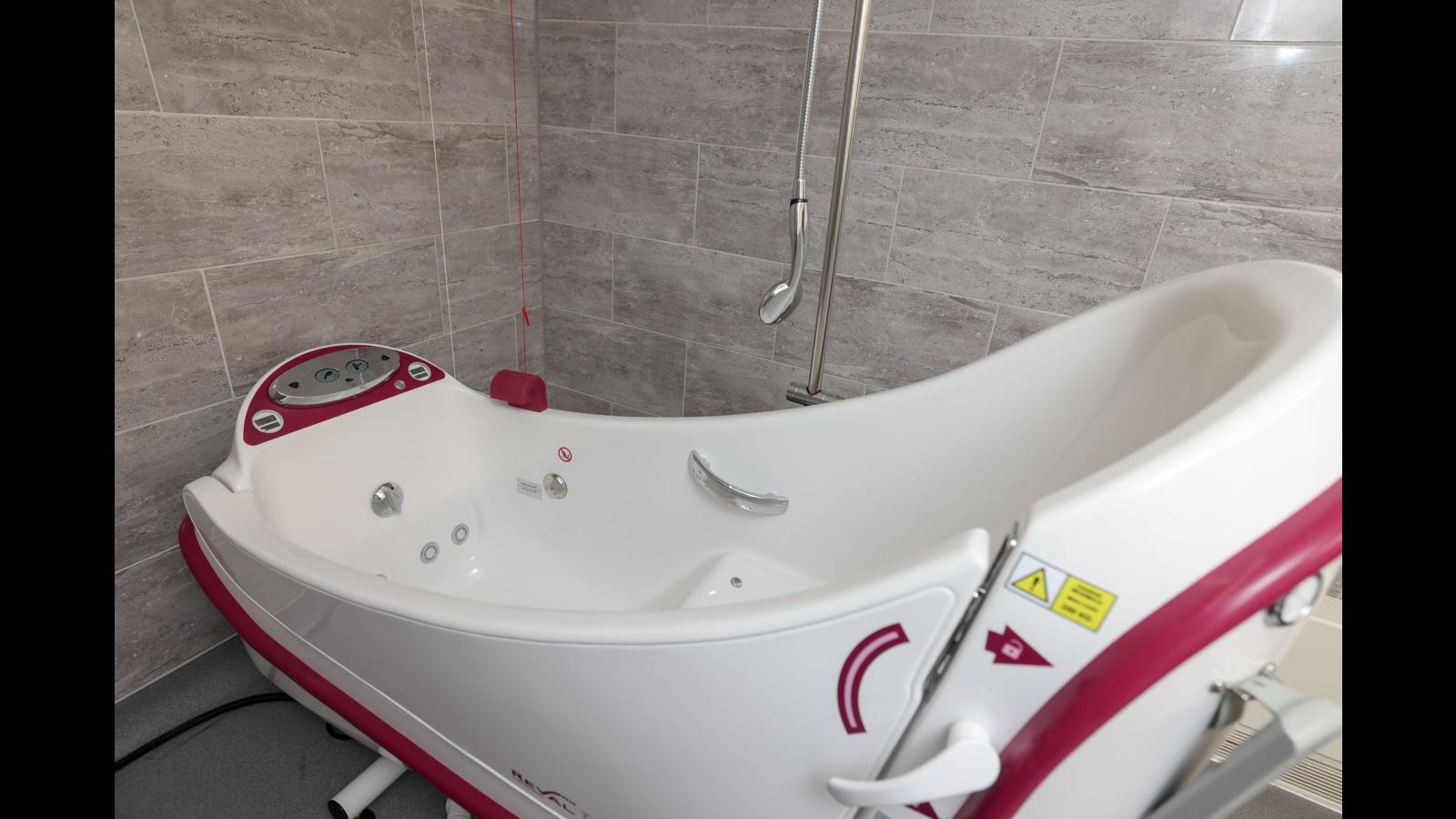 Assisted bath